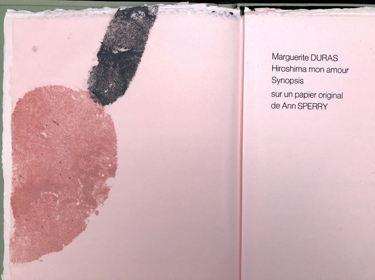 Item #0072280 Hiroshima Mon Amour: Synopsis sur un Papier Original de Ann Sperry. Marguerite Duras, Ann Sperry, designer.