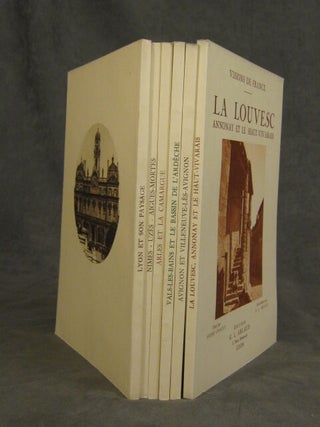 27 issues of Visions de France, in the original publisher's folder: Lourdes-Gavarine Cauterets -- Aix-Les-Bains -- La Cote des Maures -- Montpellier -- Aix-en-Provence -- Auvergne -- Bayonne - Biarritz - Pau -- Bretagne -- Les Baux de Provence -- Bourg et Brou -- Bretagne de Brest a Roscoff -- La Louvesc -- Avignon -- Vals-Les-Bains -- Arles -- Nimes -- Lyon -- Basse-Alsace -- Le Lac Leman -- Marseille -- Pyrenees III -- Haute-Alsace --Vallee de la Loire -- Auvergne et Bourbonnais -- Annecy -- La Cote d'Azur -- Le Jura, No. 1