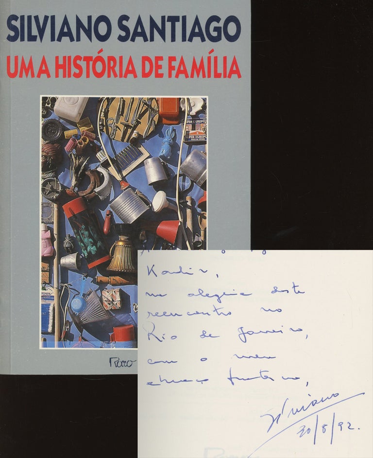 Item #0083975 Una Historia de Familia. Silviano Santiago.
