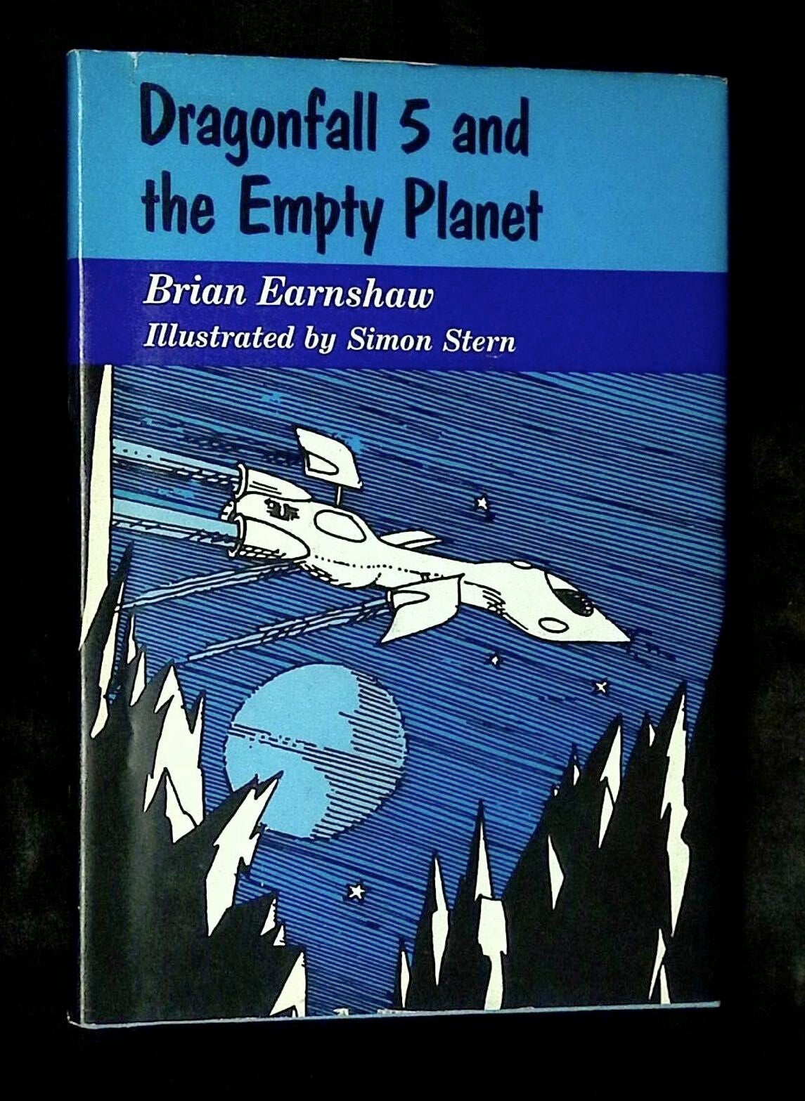 Dragonfall 5 and the Empty Planet | Brian Earnshaw, Simon Stern | First ...