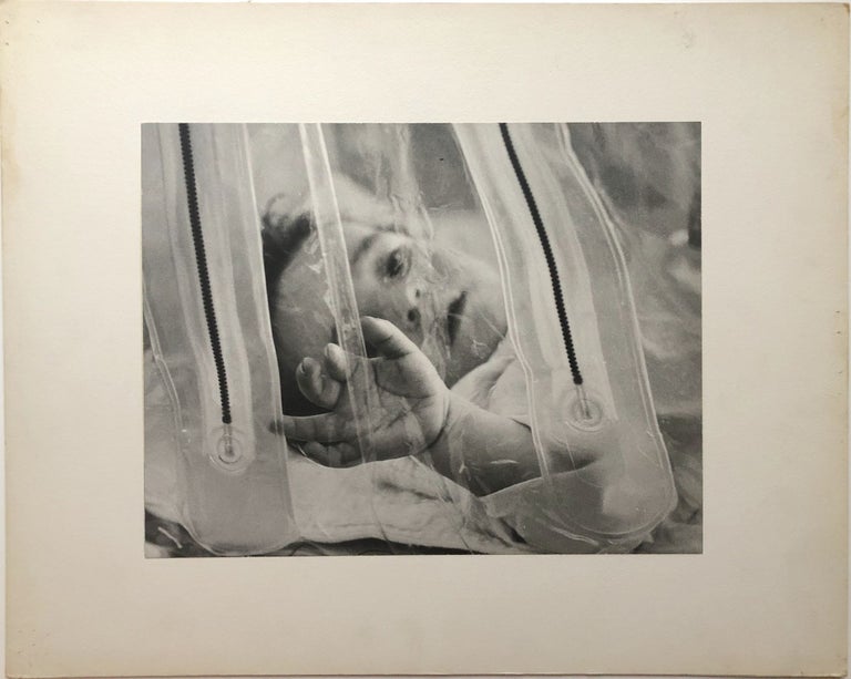 Item #H15053 Original 13.25 x 10.5" ca. 1960 portrait of infant in ICU -- Pittsburgh. John L. Alexandrowicz.