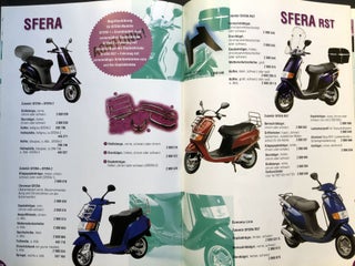 1998 brochure booklet for Piaggio scooters and related products: Modelle Zubehor Infos, Aufregend, frech und individuell: das Piaggio Motorroller Programm