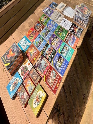 HUGE lot of Dungeons & Dragons books, magazines, metal game pieces, etc