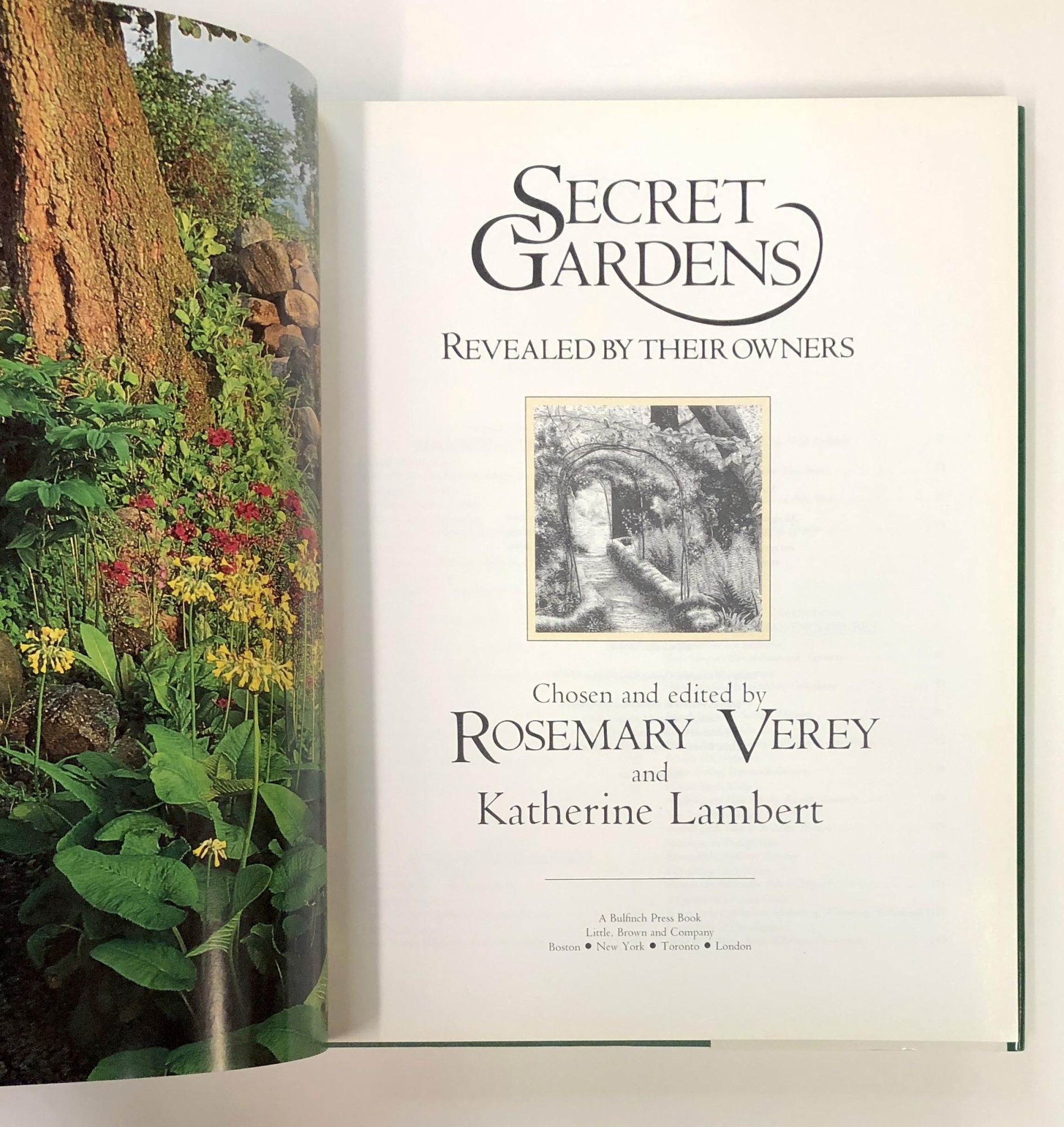 Secret Gardens: Revealed by Their Owners | Rosemary Verey, Katherine ...